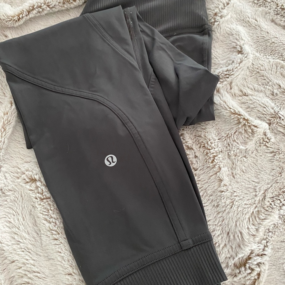 Lululemon cropped jogger slim fit grey size 6